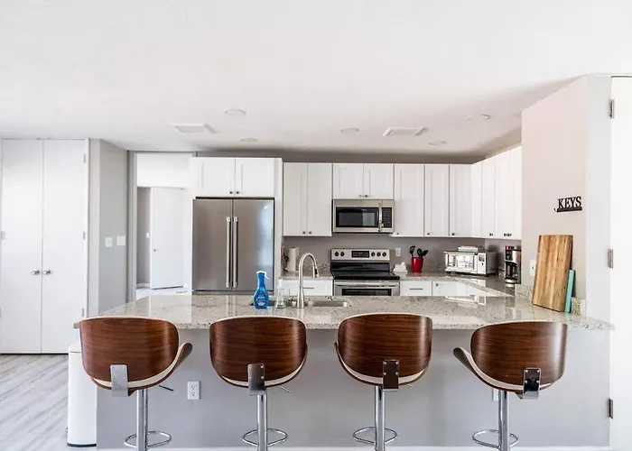 Apartamento Midcentury With Pool & Rec *