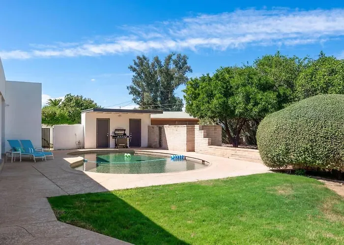 Midcentury With Pool & Rec Apartamento *