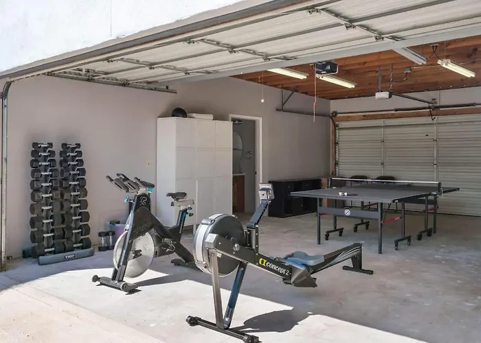 Midcentury With Pool & Rec * Tucson