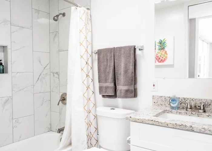 Apartamento Midcentury With Pool & Rec *