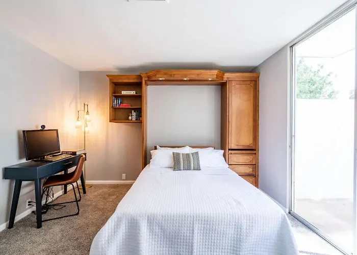 Apartamento Midcentury With Pool & Rec